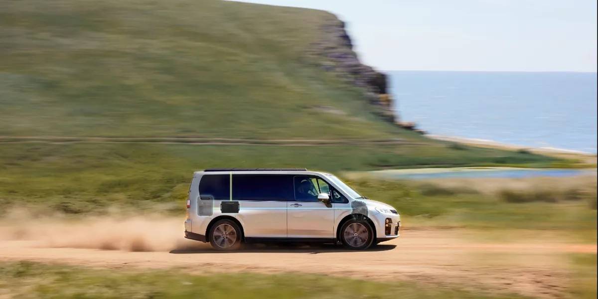 BLUETTI, 2026 CES'te Hızlı Mobil Enerji İçin Tasarlanmış Birleşik Araç ve Güneş Enerjisi Hub'ı Charger 2'yi Tanıttı